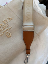 Load image into Gallery viewer, Linen Blend Tote
