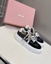 Load image into Gallery viewer, Platform Trainers
