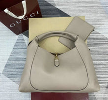 Load image into Gallery viewer, Medium Softbit Bag

