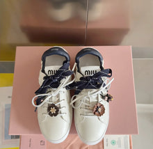 Load image into Gallery viewer, Logo Trainers
