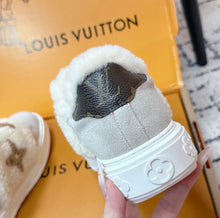 Load image into Gallery viewer, Timeout Trainers
