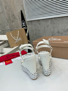 Stud Wedges