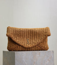 Load image into Gallery viewer, Cassandre Envelope Pouch
