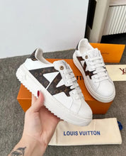 Load image into Gallery viewer, Timeout Trainers

