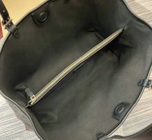 Load image into Gallery viewer, GG Shopping Bag

