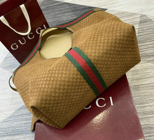 Load image into Gallery viewer, Giglio
