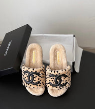 Load image into Gallery viewer, CC Sandals
