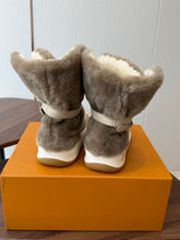 Load image into Gallery viewer, Fur Trainer Boots
