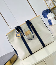 Load image into Gallery viewer, Escale Bag
