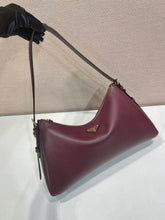 Load image into Gallery viewer, Aimee Shoulder Bag
