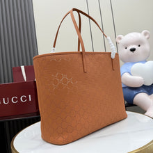 Load image into Gallery viewer, Tribeca Tote

