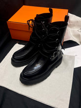 Load image into Gallery viewer, Land Boots
