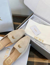 Load image into Gallery viewer, Suede Loafers
