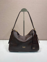Load image into Gallery viewer, Aimee Medium Shoulder Bag
