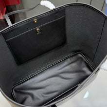 Load image into Gallery viewer, Tribeca Tote
