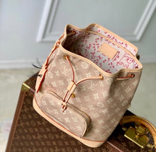 Load image into Gallery viewer, Montsouris Backpack
