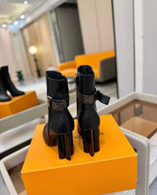 Load image into Gallery viewer, Silhouette Boots
