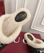 Load image into Gallery viewer, GG Slippers
