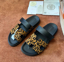 Load image into Gallery viewer, Chypre Sandals
