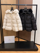 Load image into Gallery viewer, Locustelle Jacket
