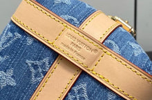 Load image into Gallery viewer, Cruiser Toiletry Bag
