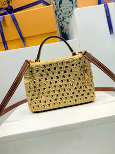 Vanity Chain Pouch