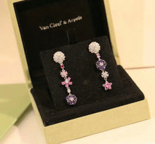 Load image into Gallery viewer, Flower Earrings
