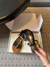 Load image into Gallery viewer, Leather Sandals
