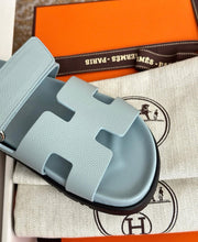Load image into Gallery viewer, Chypre Sandals
