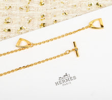 Load image into Gallery viewer, Horseshoe Necklace
