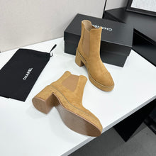 Load image into Gallery viewer, Suede Boots
