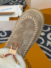 Load image into Gallery viewer, Fur Boots
