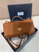 Load image into Gallery viewer, Leather Clutch
