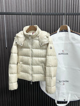 Load image into Gallery viewer, Gisors Jacket
