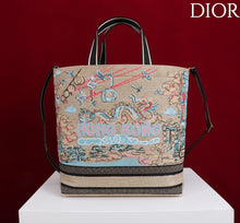 Load image into Gallery viewer, Large Book Tote
