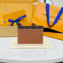Load image into Gallery viewer, Low Key Card Holder
