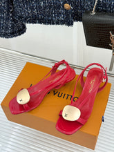 Load image into Gallery viewer, Treasure Sandals
