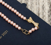 Load image into Gallery viewer, Pearl Necklace
