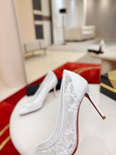 Load image into Gallery viewer, Lace Pumps
