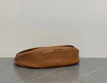 Load image into Gallery viewer, Halfmoon Bag
