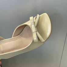 Load image into Gallery viewer, Bow Sandals
