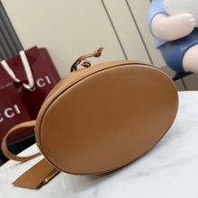 Load image into Gallery viewer, Venice Small Bucket Bag
