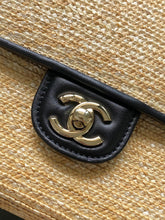 Load image into Gallery viewer, Classic Flap Raffia
