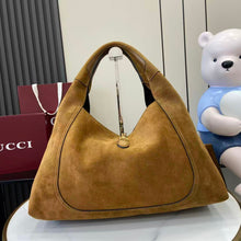 Load image into Gallery viewer, Maxi Softbit Bag
