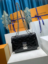 Load image into Gallery viewer, Trunkie
