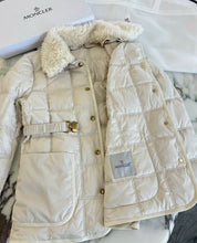 Load image into Gallery viewer, Cygnes Jacket
