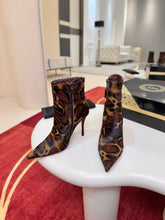 Load image into Gallery viewer, Leather Boots
