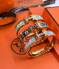 Load image into Gallery viewer, Clic Bracelet
