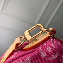 Load image into Gallery viewer, Valley Pochette
