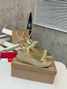 Stud Wedges